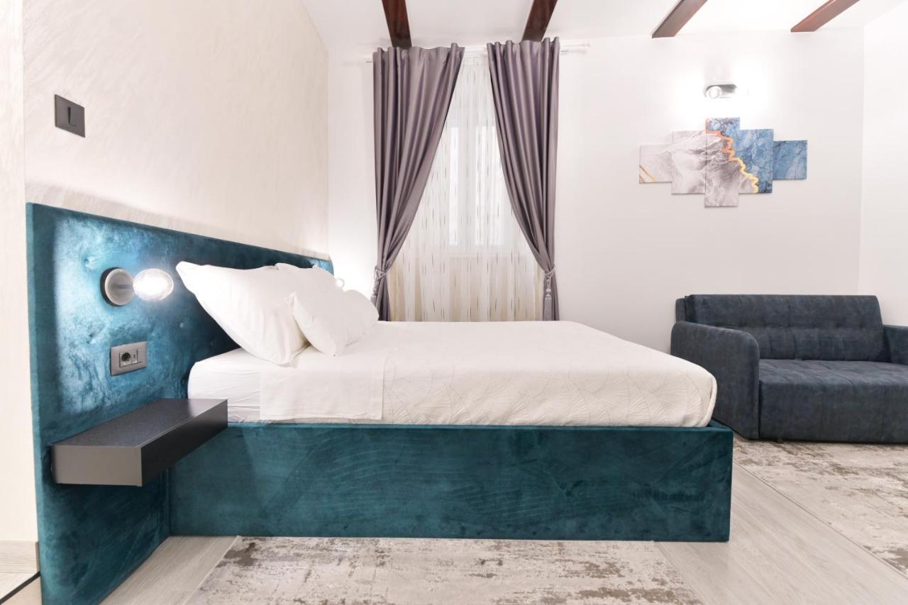 Luxury Rooms "Kaleta" Трогир Екстериор снимка