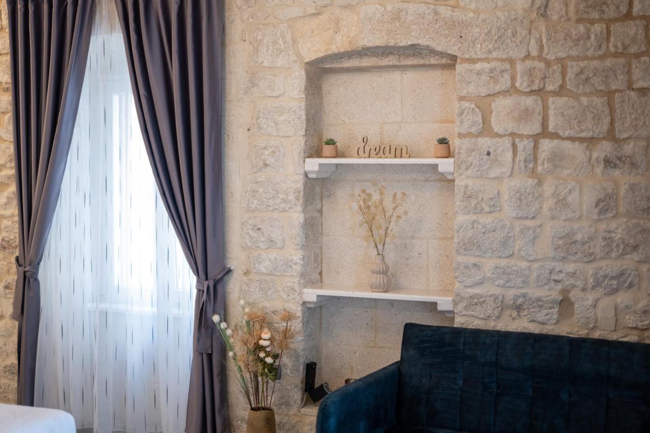Luxury Rooms "Kaleta" Трогир Екстериор снимка