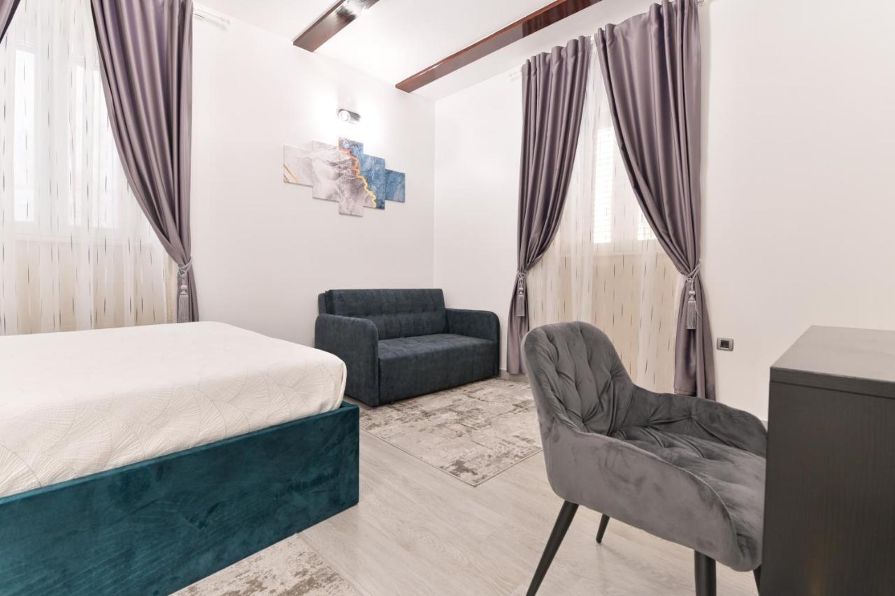 Luxury Rooms "Kaleta" Трогир Екстериор снимка